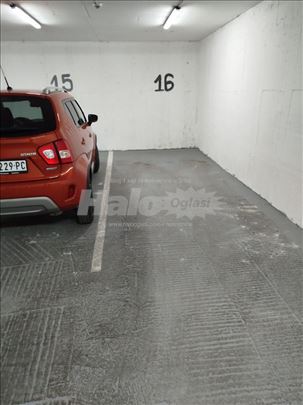 Izdajem garažno mesto u Vojislava Ilica