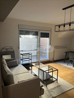 Jednoiposoban stan 40m2 - velika terasa