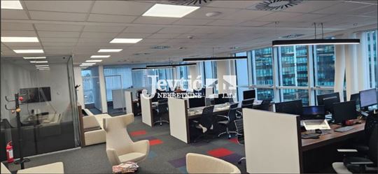 Kancelarije u poslovnoj zgradi na Novom Beogradu