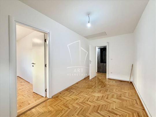 Karaburma, mereno 51.7m2+ostava ID#13549