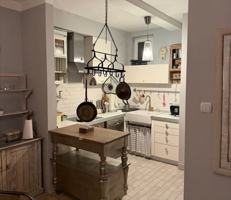 Lep 3.0 stan kod Crkve, ID 1146