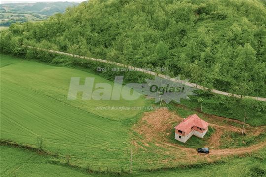 Najzdravije seosko imanje 1.1 ha - Poljanice