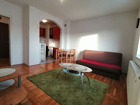 Namešten dvosovan stan 40m2, gas grejanje - Telep