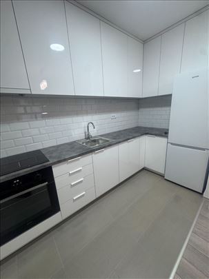 Nov, neuseljavan stan u Janka Čmelika, useljiv 