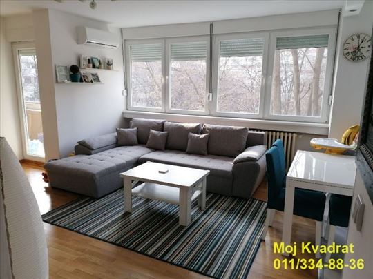 Novi Beograd, Blok 33 - Bulevar Zorana Đinđića