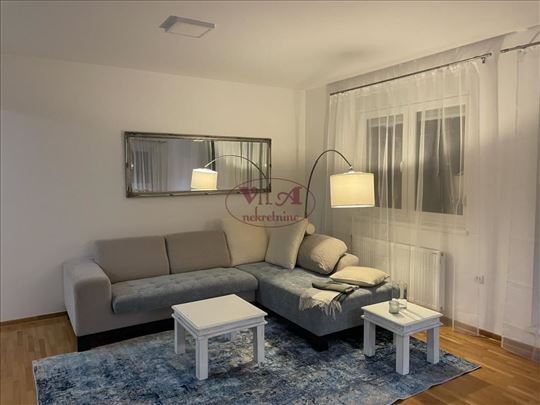 Novi Sad, Socijalno, prefektan stan na odlicnoj lo