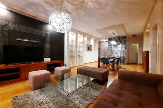 Odličan, prostran 4.0 stan sa garažom, ID 1435