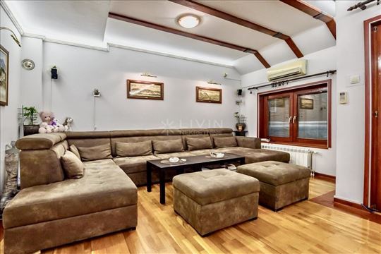 Odličan stan Gundulićev venac, 104 m2