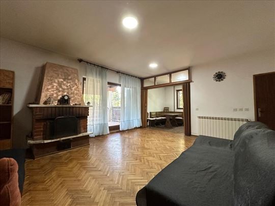 Odlična kuća na Avali sa velikim dvorištem ID#2478