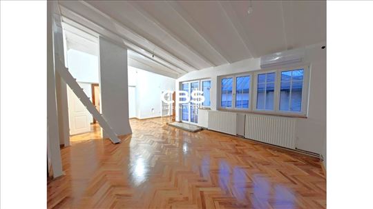 Porodičan stan u srcu Zemuna, 175m2