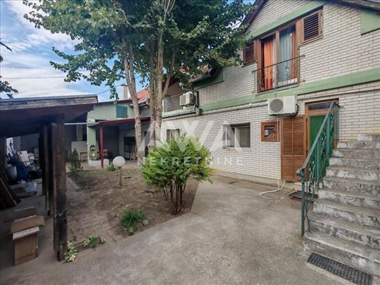 Sombor, Čvorak spratna kuća za višečlanu porodicu 