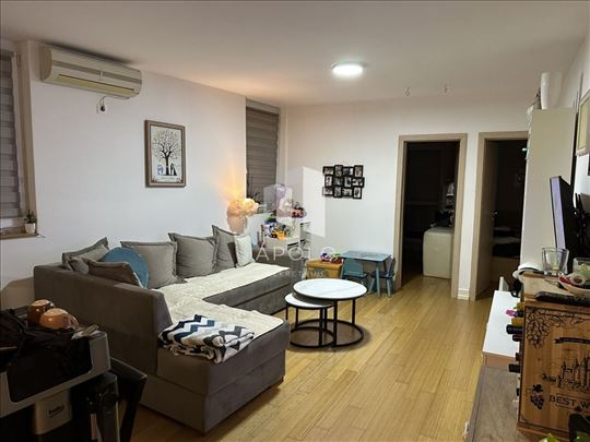 Trosoban stan u naselju Vojvode Vlahović