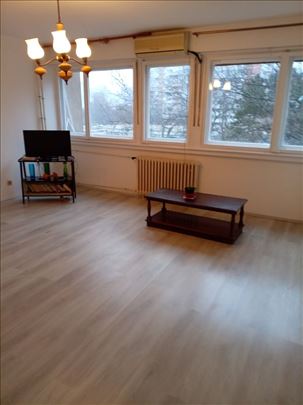 Blok 45, 60m2, L, 2/8, polunamešten