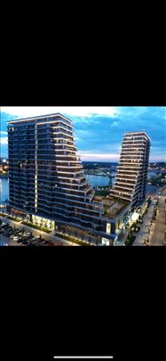 BW Vista izdavanje pogled na Kulu i reku 