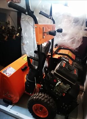 Čistač i bacač snega i motor opšte namene