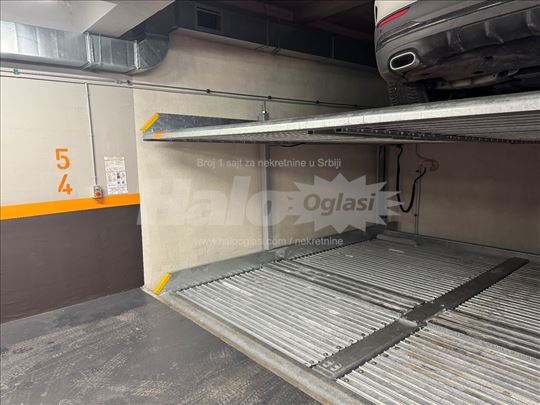 Garažno mesto klackalica