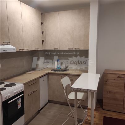 Garsonjera za izdavanje, Kraljice Jelene 18