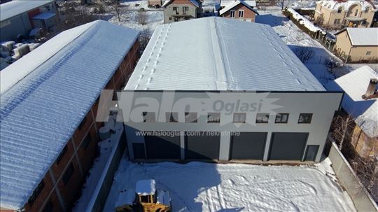 Hala sa poslovnim prostorom