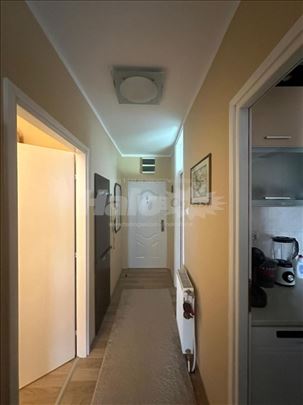 Izdaje se dvosoban stan u ulici Majakovskog