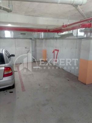 Izdaje se garažno mesto u naselju Vagres city, 12m