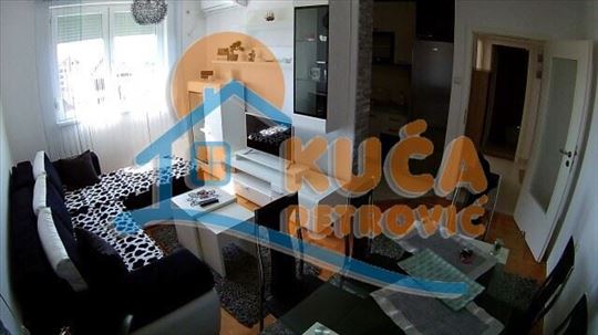 Izdaje se novogradnja na Panteleju, 37m2!