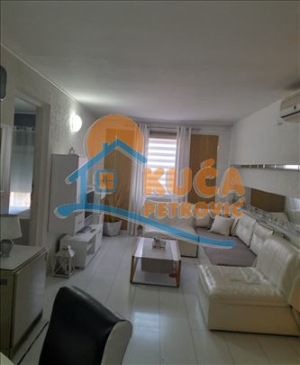 Izdaje se stan u naselju Ratko Jović!