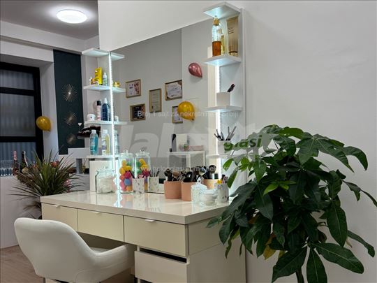 Izdavanje prostora za šminkere u lokalu