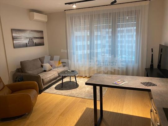 K-District, studio, garaža