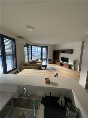 K-distrikt, namešten trosoban stan sa garažom