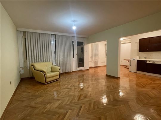 Kalenić pijaca, reoviran, može i pp, ID 25217