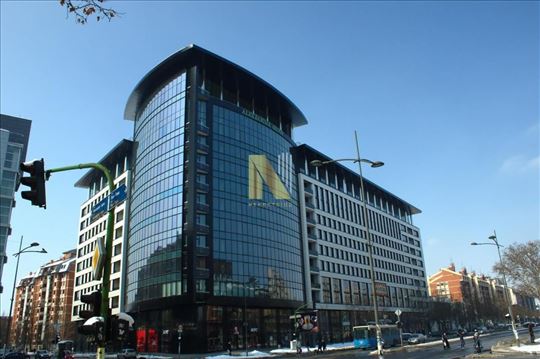 Moderan, nov namešten dvoiposoban stan na Bulevaru