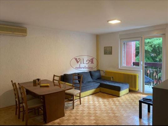 Novi Sad, Bulevar oslobodjenja, lep trosoban stan