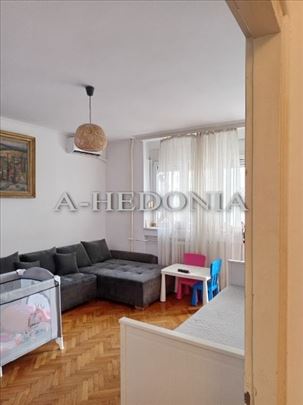 Obilićev venac, 2.0, svetao, parking mesto