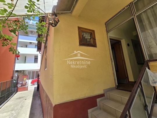 Porodična kuća u centru ID#1133