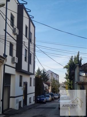 Poslovni prostor sa pripadajućim parkingom na prod