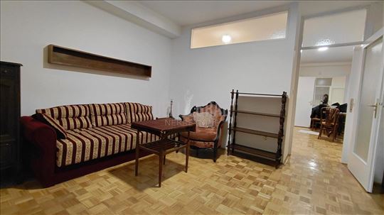 Sjajan, funkcionalan stan