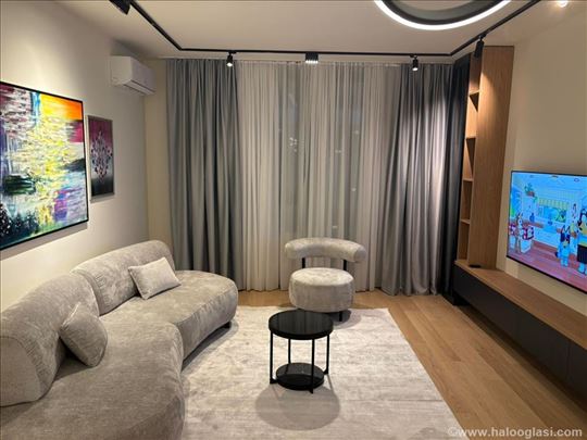 Sleek, Designer-Finished + garage - Bw Echo