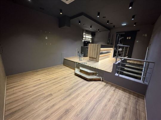 Tc Piramida, Novi Beograd, 50 M2