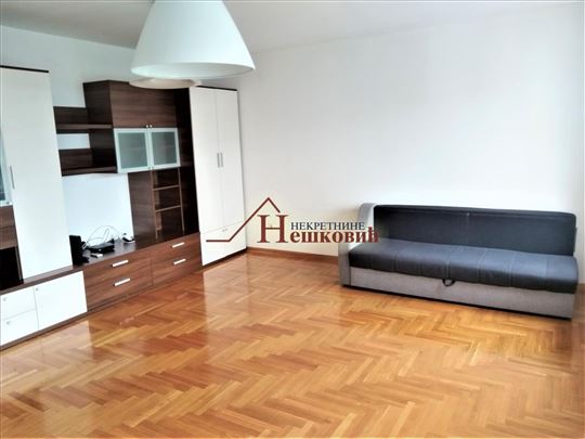 ZEMUN, Retenzija dvosoban CG, četvrti sprat 