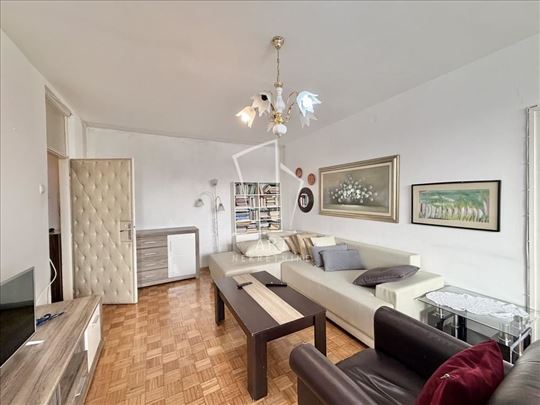 Autokomanda, održavan stan, mereno 80m2 ID#13569