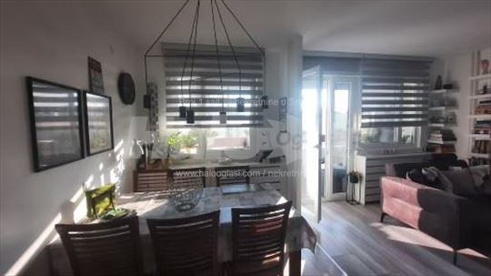 Blok 61, 87kvm, lux renoviran,  odmah useljiv