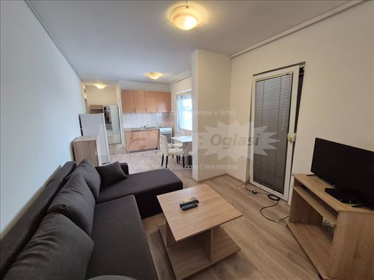 Borca-centar lep namesten stan na stanici 95