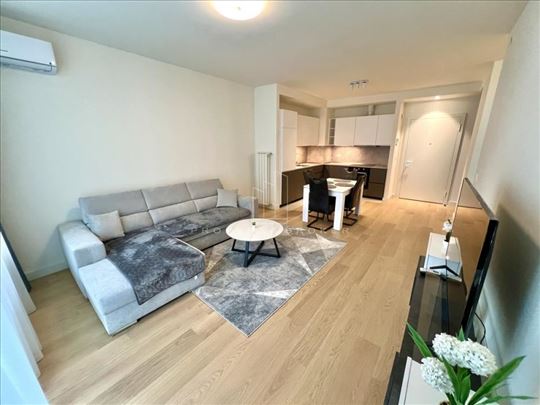 BW Echo, nova zgrada, namešten, odmah useljiv,  gm