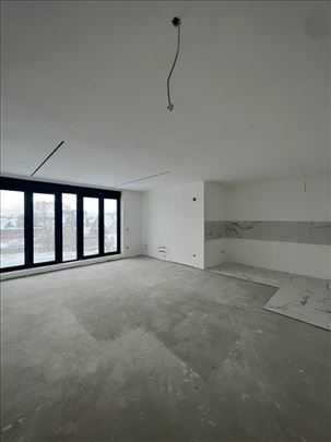 Četvorosoban stan u naselju Dunavska Panorama