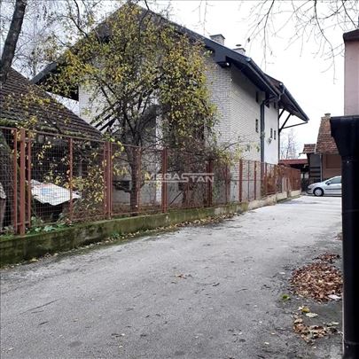 Jagodina, uknjižena projektovana kuća, hitno