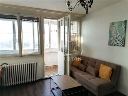 Jednosoban stan sa prelepim pogledom na Zemun