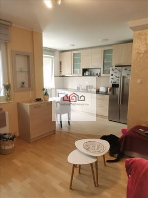 Kompletno  NameŠten Dvosoban Stan 450 Eura pet fri