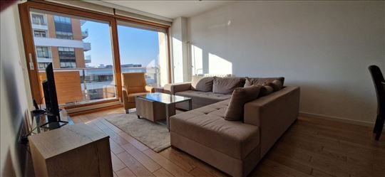 Moderan lux stan u A bloku- garaža,obezbeđenje24/7