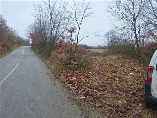 Povoljan Lep poljoprivredni plac