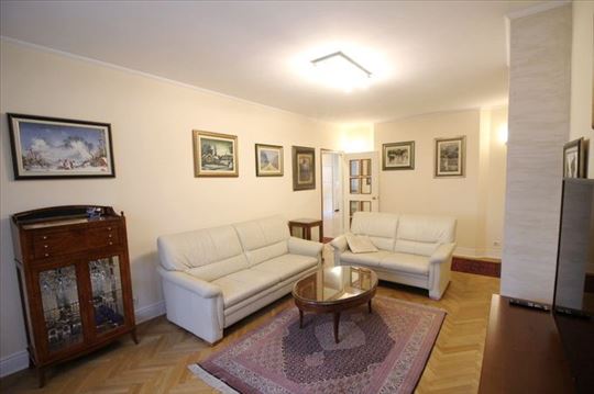 Prostran stan, 2 spavaće sobe, Vračar, ID 1404